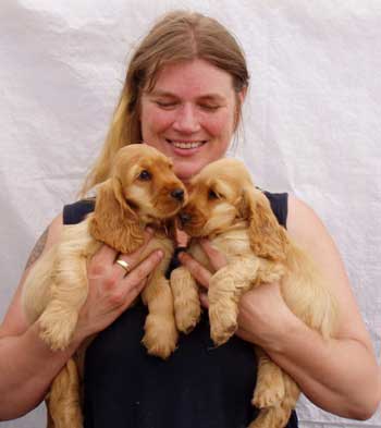 03.08.2003 - My sweet little girls Queen of Golden Fantasies & Queen of Golden Spirit (Charbonnel Gold Dust x Darling z Vejminku) went to Germany, (Abbadon´s kennel) owned and loved by Mrs Dorothea Winter. Good luck !! 